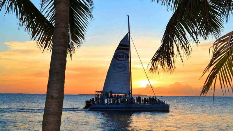 If You Want To Enjoy Late Night Cruises Key West Cocktail Cruise Offers An All Out Dance Party With Craft Cocktails Beer Key West Coctail Cruise Saili